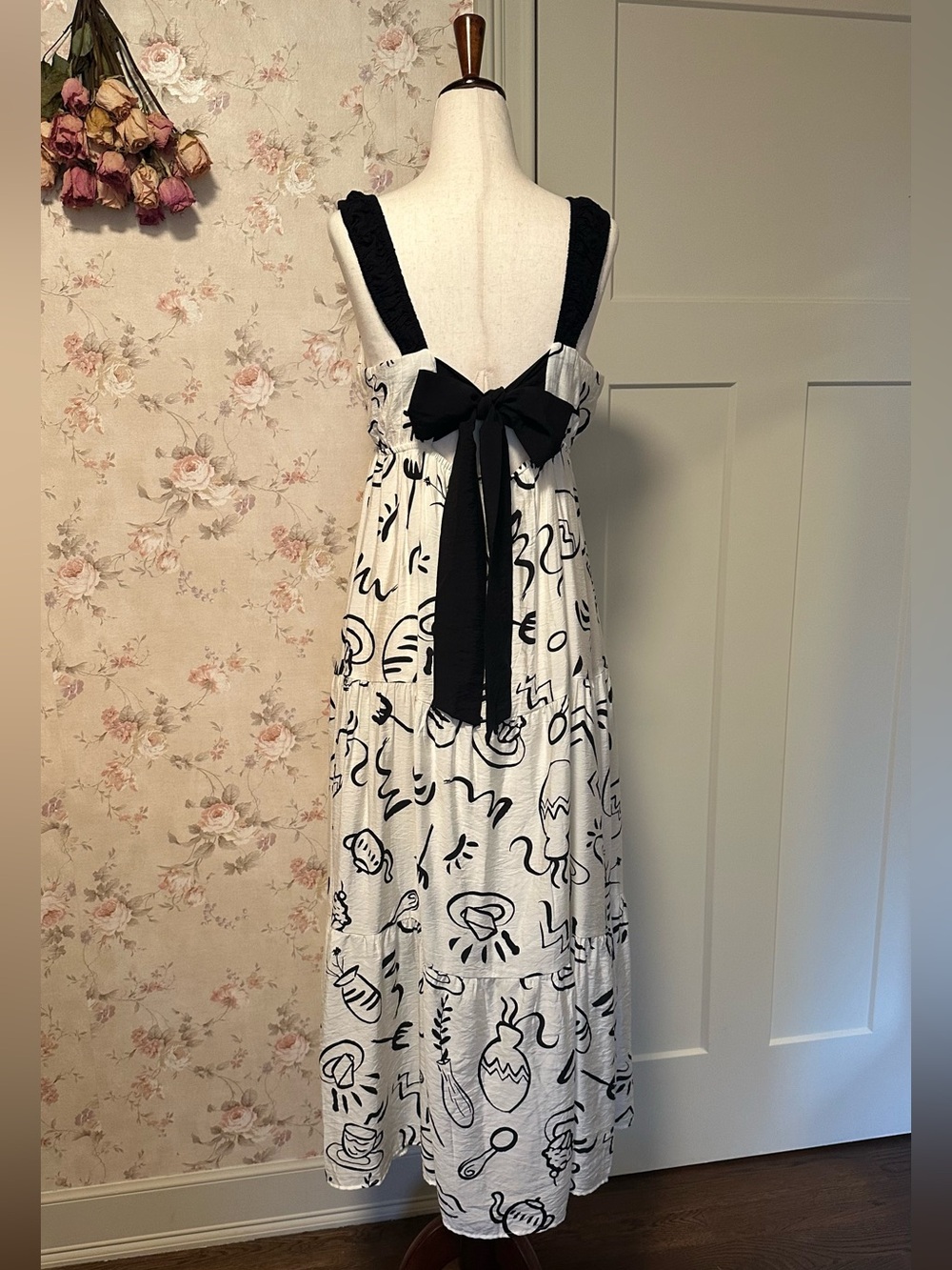 Maxi Dress By The River Doodle Print Tiered M Black White Bow Strap - Picture 7 of 16